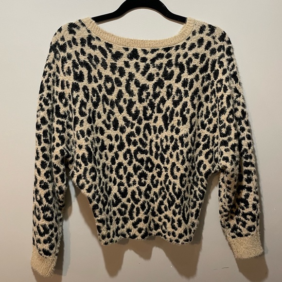 Jessica Simpson Sweater - Picture 3 of 6